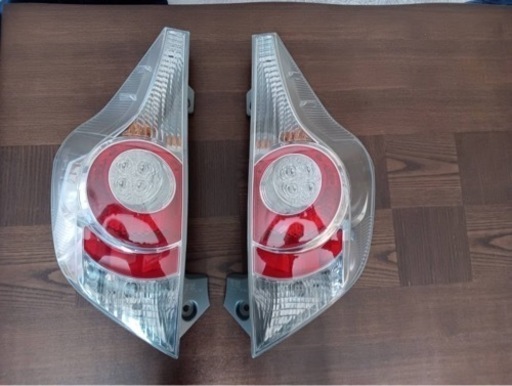 2014式アクアGSテールランプ新品