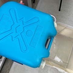 無料　暖房　灯油　石油ファンヒーター　のタンクの画像