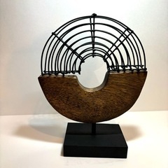 木製とアイアンのオブジェ ポストモダン ミッドセンチュリー 展示 モデルルームの画像