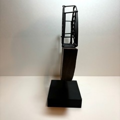 木製とアイアンのオブジェ ポストモダン ミッドセンチュリー 展示 モデルルームの画像