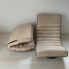 回転する座椅子（二脚）の画像