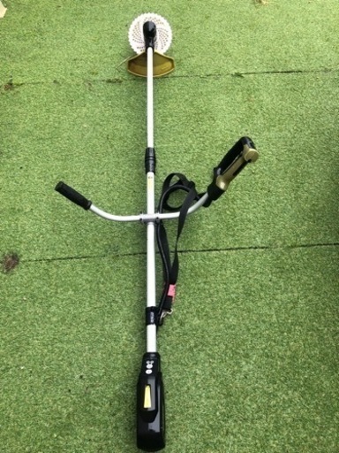 草刈機　充電式　新品の刃　刈払機　草刈り