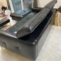 本革ソファー・オットマンの画像