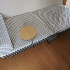 折り畳み式ベッド