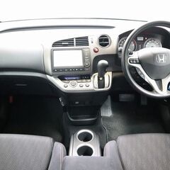 ホンダ ストリーム 　ＺＳ　ＨＤＤナビパッケージ　入庫いたしました！の画像