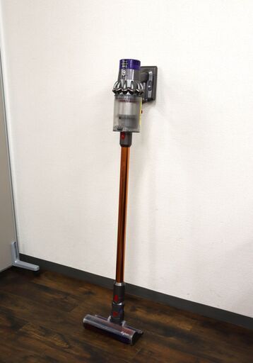 ≪J1361ジ限≫通電OK Dyson/ダイソン 掃除機 コードレスクリーナー cyclone V10 Fluffy SV12 掃除用品/グッズ 家電 充電式 現状品