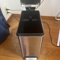 ゴミ箱の画像