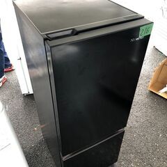 NO 216 ?北九州市内配送設置無料✨? 2022年　ハイセンス 冷蔵庫 幅48.1cm 162L ブラック HR-D15FB 2ドア 右開き 自動霜取り コンパクト