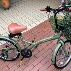 自転車 折りたたみ自転車の画像
