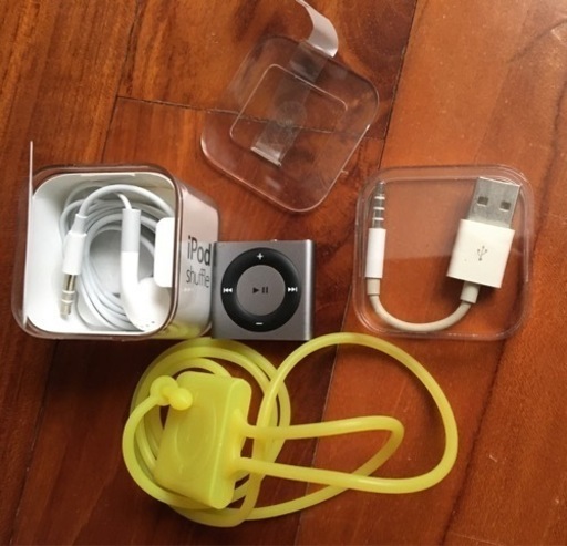 iPod shuffle カバーストラップ付き！