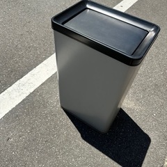 オフィスやお店のゴミ箱3個