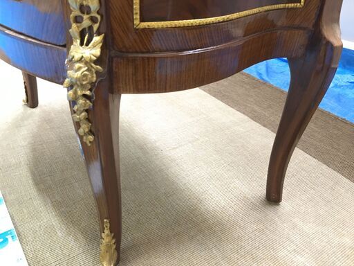 EA278)ショーケース アンティーク調 エジプト輸入品 幅：約69cm 高さ：約163cm 奥行：約40cm 中古品【取りに来られる