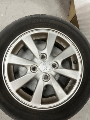 車のパーツ タイヤ、ホイール
