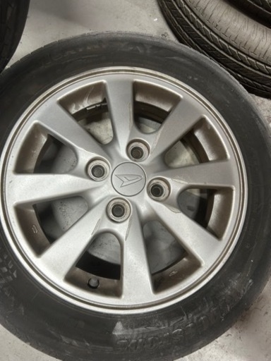 車のパーツ タイヤ、ホイール