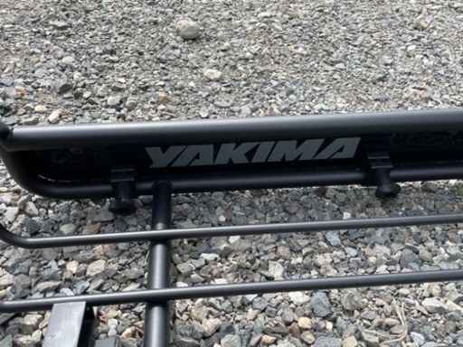 YAKIMAのルーフラック ロードウォーリアになります ※延長用エクステンション装着