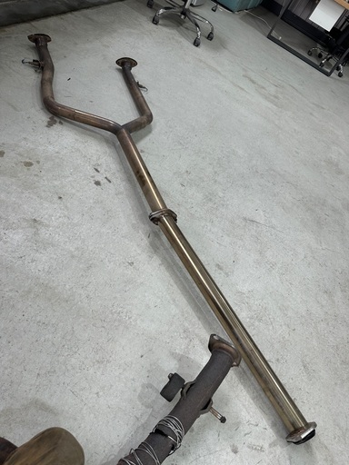 ⭐︎値下げしました⭐︎18/20クラウン/120/130マークX/19GS 4WD用中間ストレートステンレスマフラー