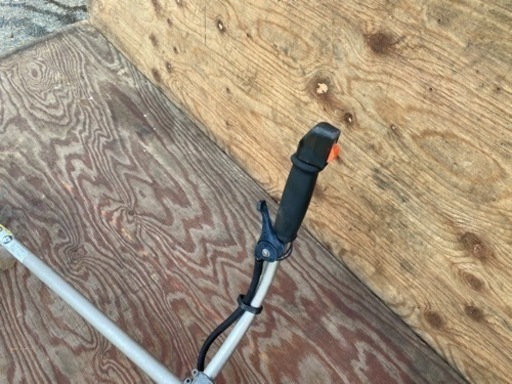 共立　エンジン式　刈払機　SRE2610 ナイロン刃付