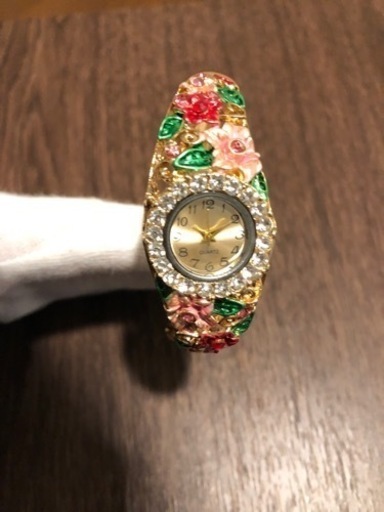 服　ファッション腕時計　アクセサリー