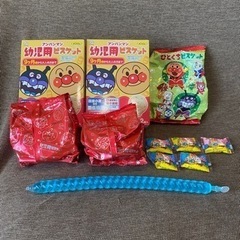【取引中】お菓子　おやつ　ビスケット　アンパンマン　クッピーラムネ　ゼリーの画像