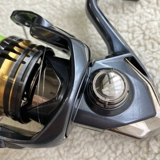 極美品　シマノ 1度のみ使用アルテグラ 3000HG カバー付き スピニングリール