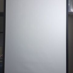 プロジェクターと80インチ自立スクリーンのセットの画像