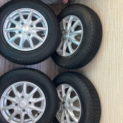 車のパーツ タイヤ、ホイール