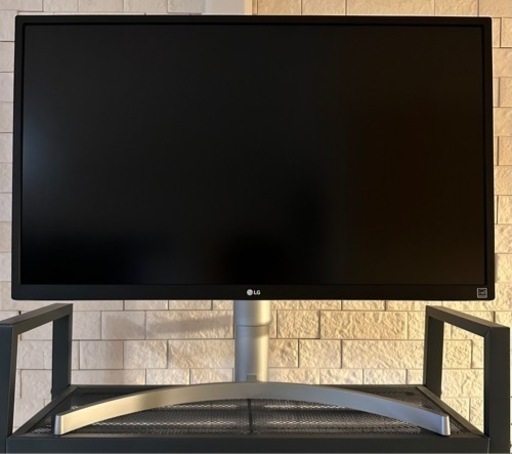 LG 27UL550-W 　4kモニター　HDR対応