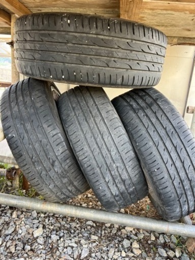 車のパーツ タイヤ、ホイール