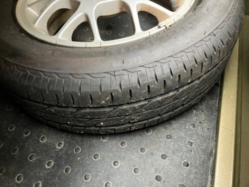 車のパーツ タイヤ、ホイール