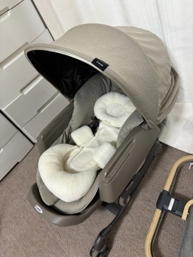 combi 電動ハイローチェア