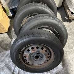 車のパーツ タイヤ、ホイール