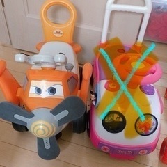 プレーンズ足蹴り車