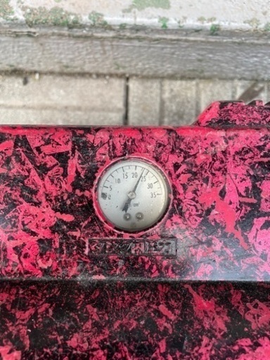 エアコンプレッサー 引き取りのみ
