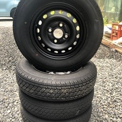 車のパーツ タイヤ、ホイール