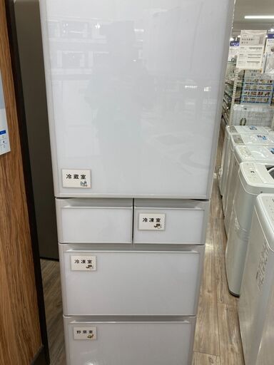 HITACHI（ヒタチ）の５ドア冷蔵庫のご紹介です