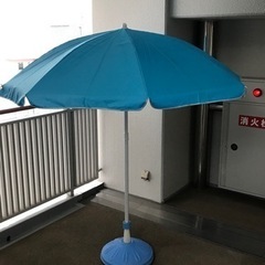 大きな日除けパラソル