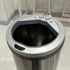 ジャンク品　ステンレスゴミ箱の画像