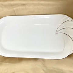 白い四角い大皿