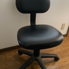 【お譲り決まりました】ローラー付きチェア