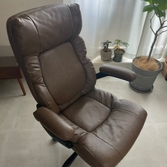 ドウシシャ 可動式ランバーサポートチェア 腰痛防止 疲れない 背当てクッション レザー調 合革 肘 跳ね上げ 背もたれ ハイバック クッション 厚め テレワーク お尻が痛くならない 椅子 パソコンチェア ブラウンの画像