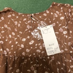 新品ディスコート花柄ワンピース☆130サイズの画像