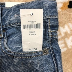 新品GAP恐竜柄デニム☆95サイズの画像