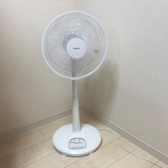 2022年製 ヤマゼン リビング扇風機 YMT-K302E1の画像