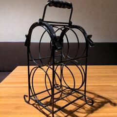 ワインラック、金属製の画像