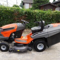 ■ハスクバーナ　ガーデントラクター　TC342　集草ボックス 乗用芝刈機の画像