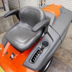 ■ハスクバーナ　ガーデントラクター　TC342　集草ボックス 乗用芝刈機の画像