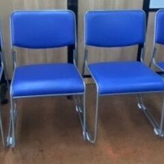 在庫38脚有　福岡発　スタッキングチェア　4脚セット　連結可　会...