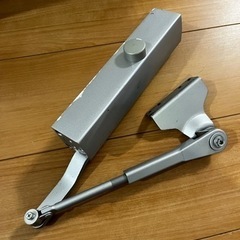 ドアクローザー