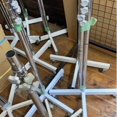 ポール回転什器. 円形、卍型