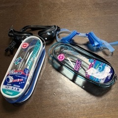 スイムゴーグル2個セットケース付きの画像